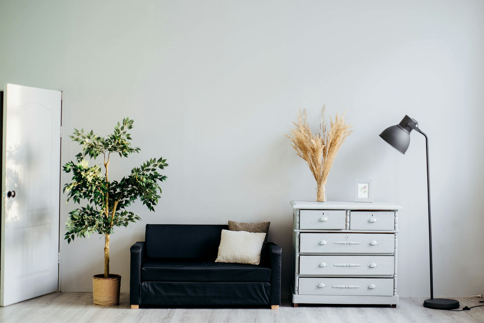 Best industrial console tables for narrow UK hallways buying decision context